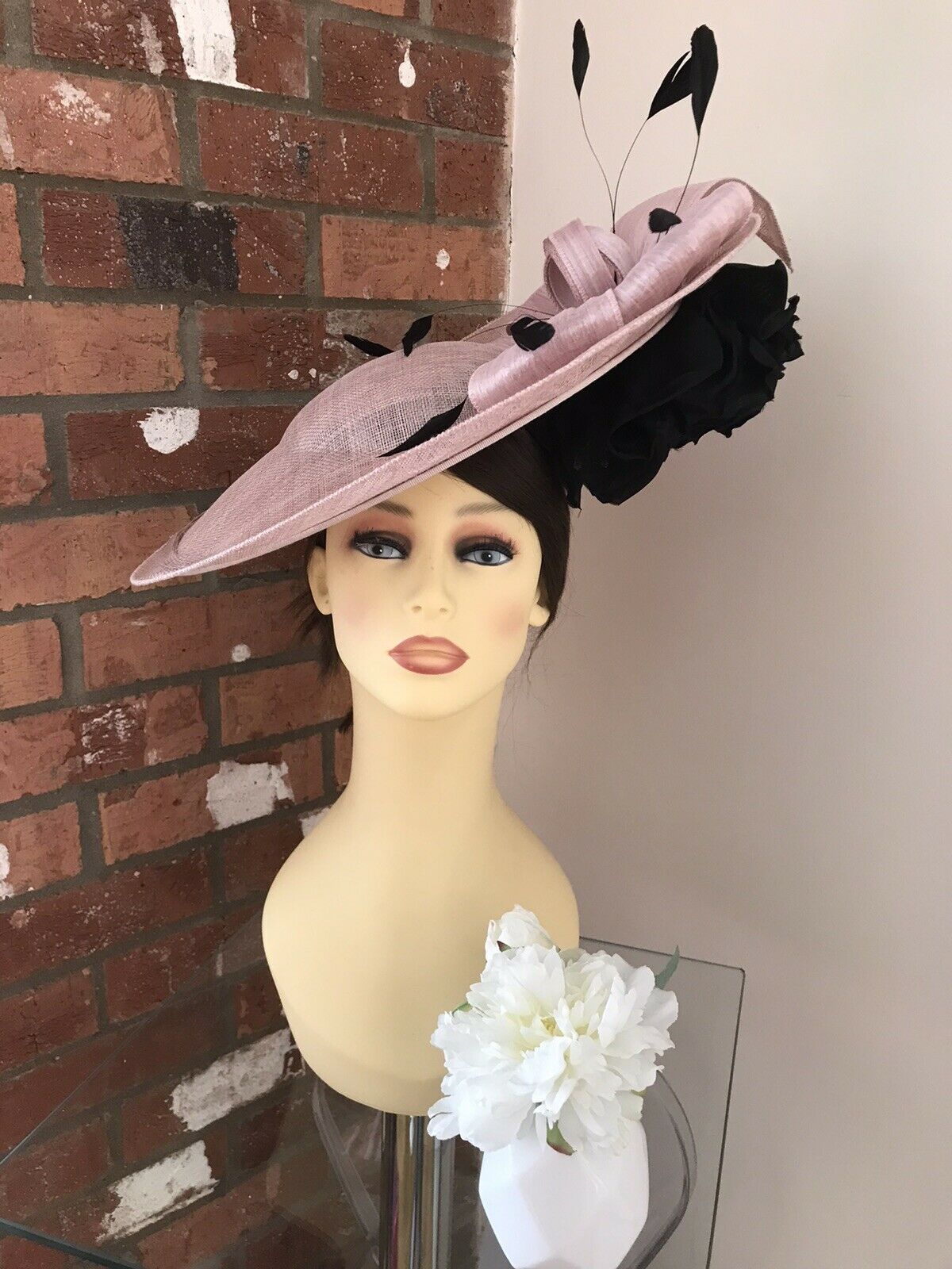 Snoxell and Gwyther fascinator Rose/black Tina Townsend