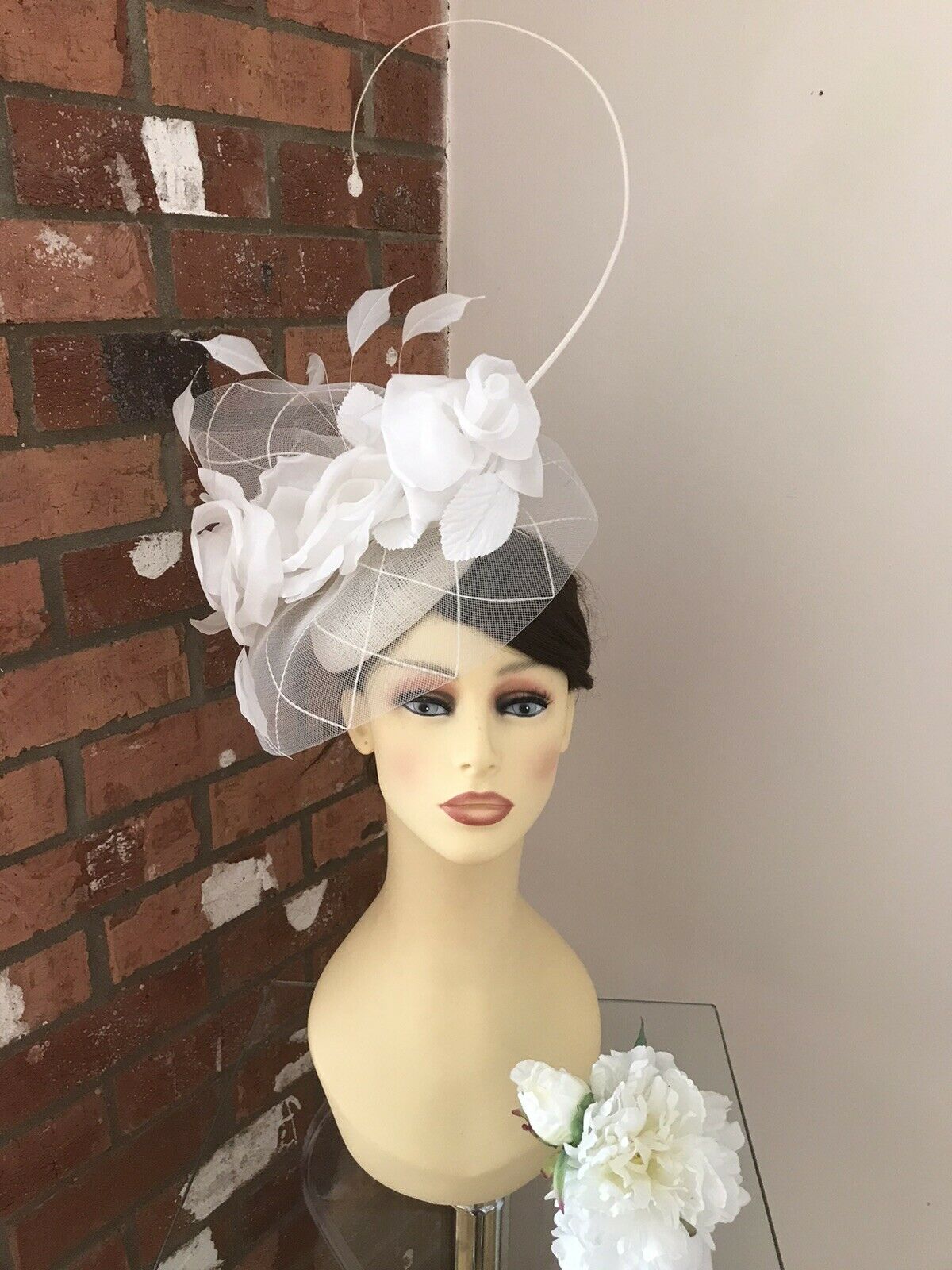 Snoxell and Gwyther fascinator White/Ivory Tina Townsend