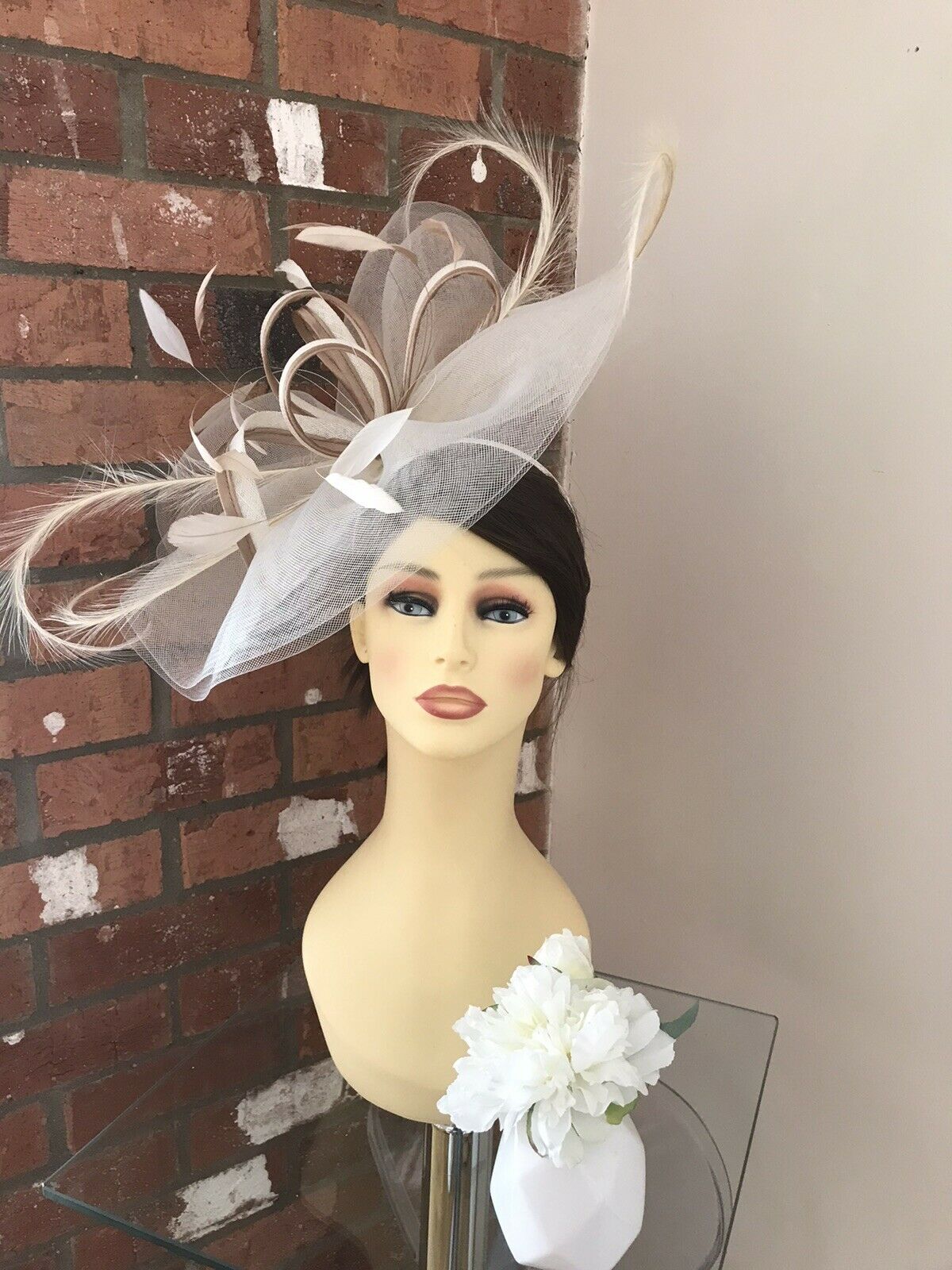 Snoxell \u0026 Gwyther Fascinator Ivory/Gold 